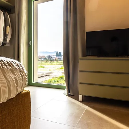 Nicolo E Gli Alberi Villino C